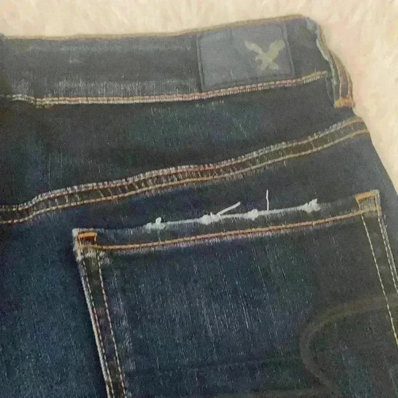 AMERICAN EAGLE HIGH RISE SUPER STRETCH DISTRESSED SHORTIE DENIM SHORTS SIZE 6 - Picture 3 of 9